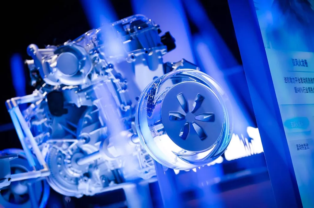 Teknologi Hybrid Geely i-HEV Pecahkan Rekor Dunia Paling Irit